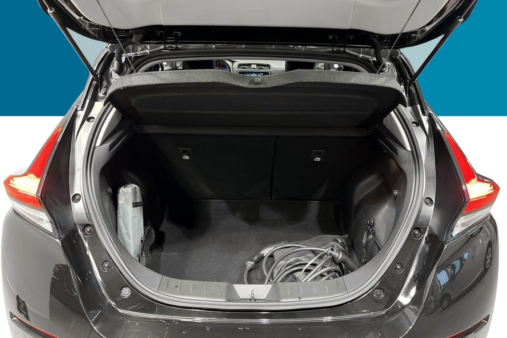 NISSAN LEAF iso kuva 12