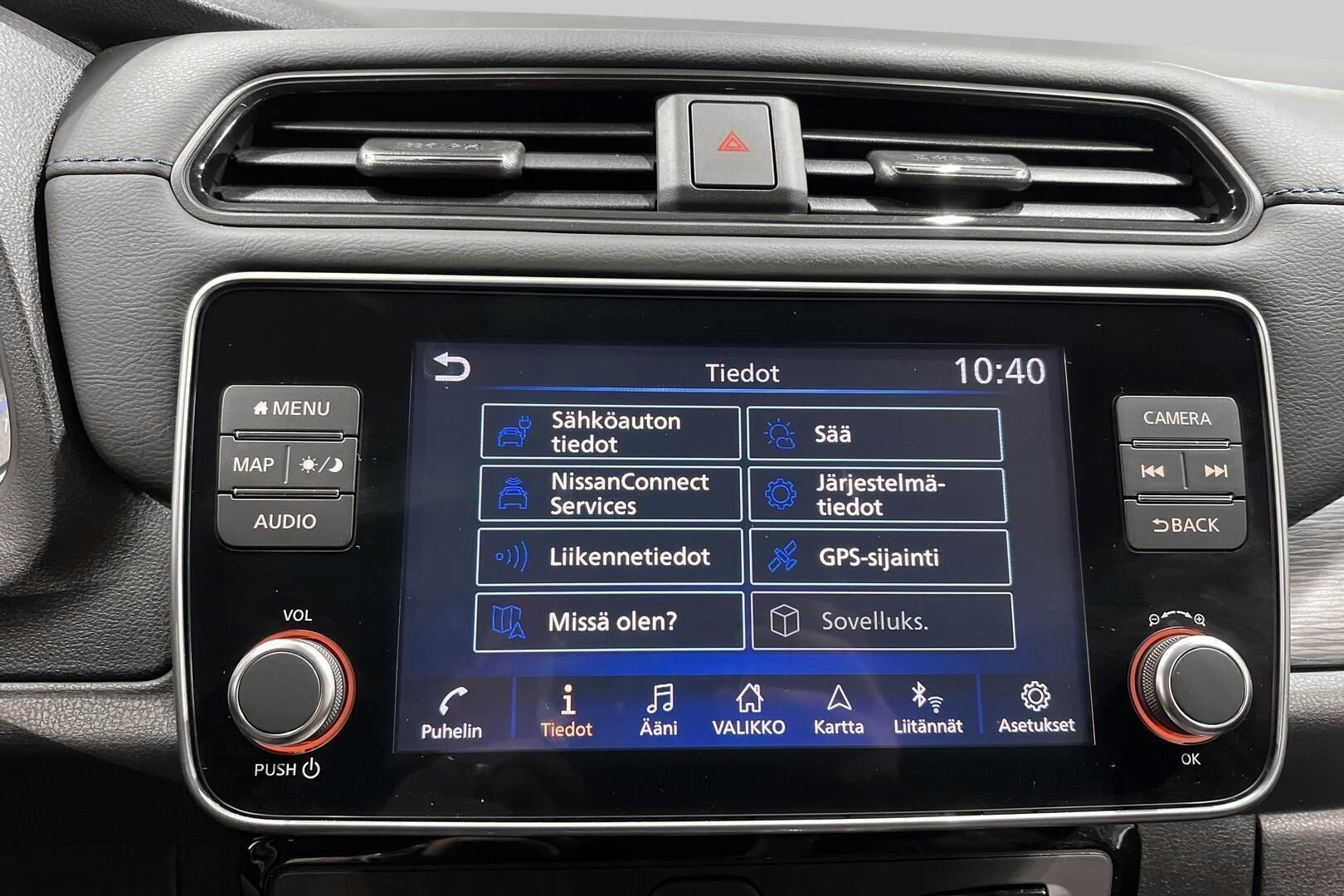 NISSAN LEAF iso kuva 18