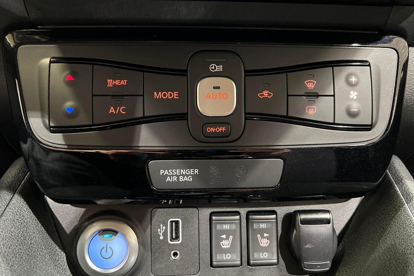 NISSAN LEAF iso kuva 19