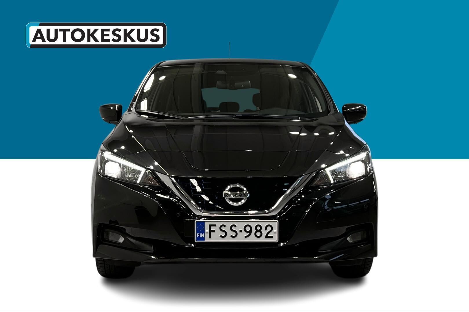 NISSAN LEAF iso kuva 2