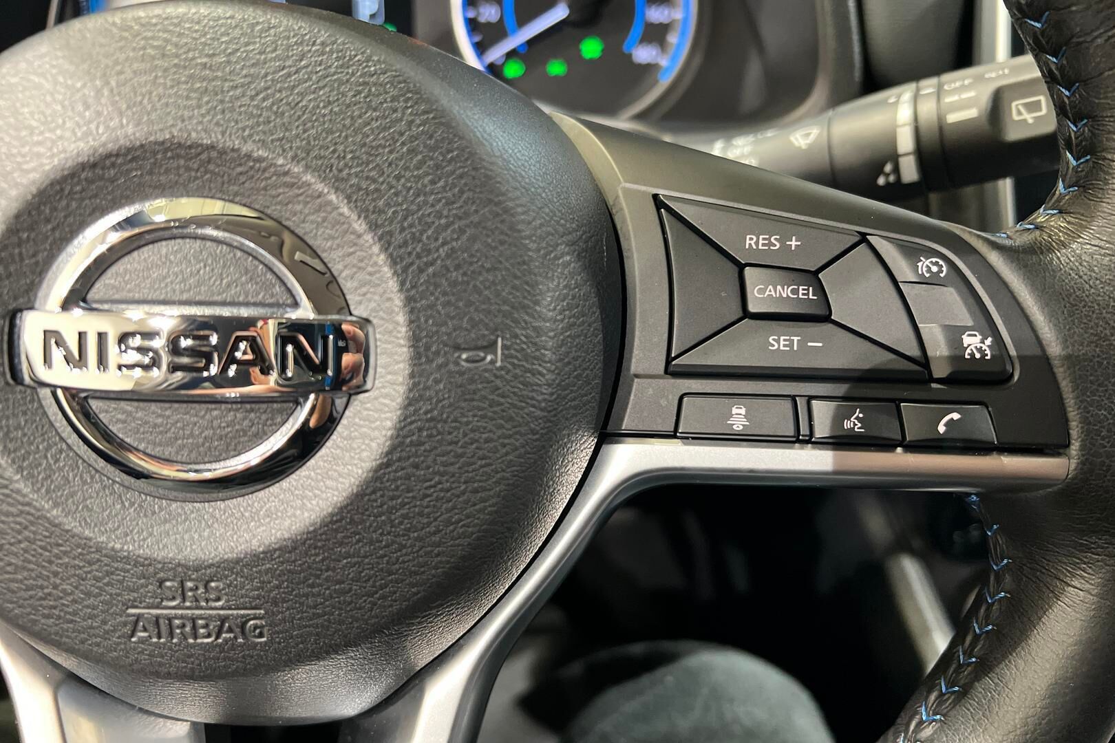 NISSAN LEAF iso kuva 21