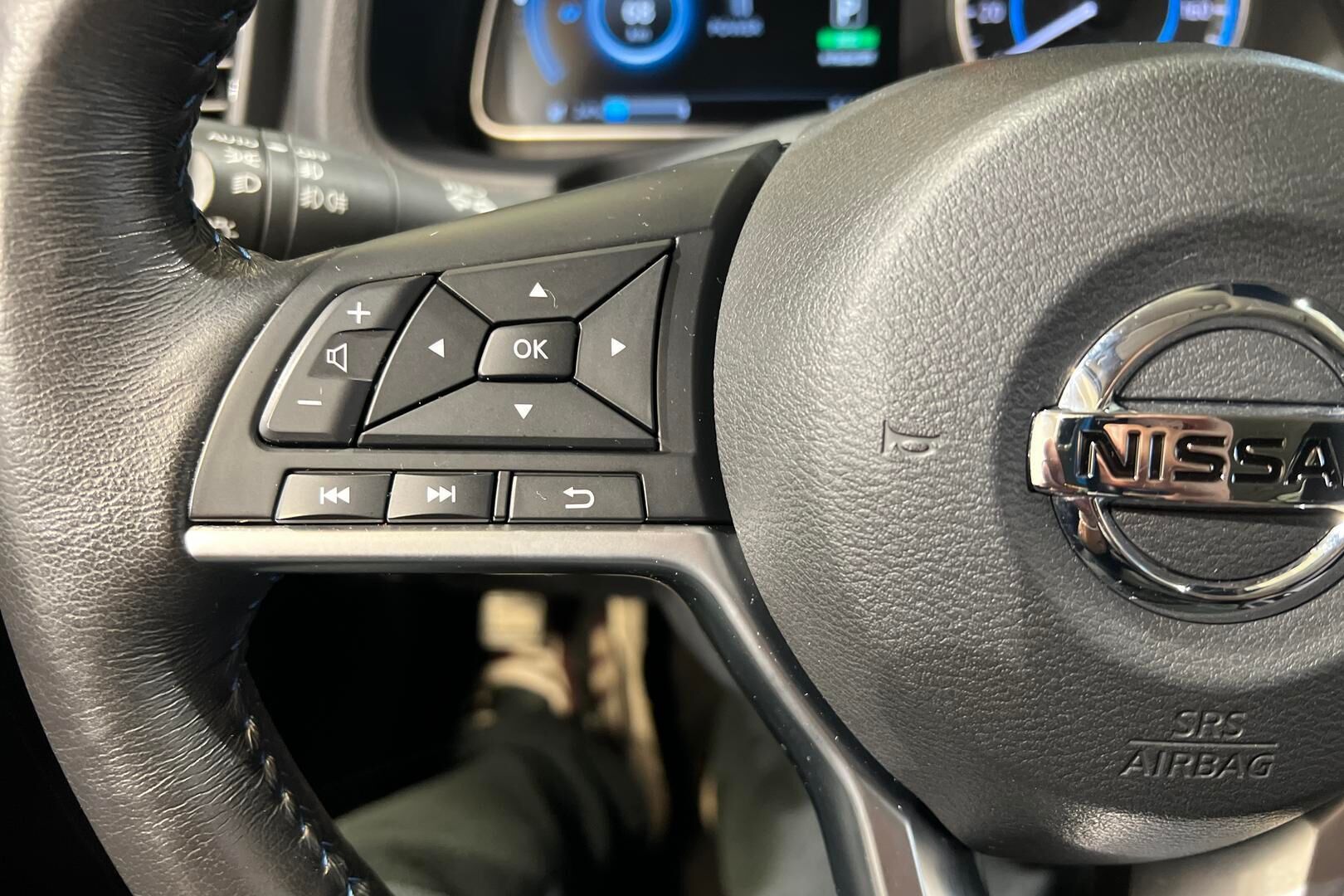 NISSAN LEAF iso kuva 22