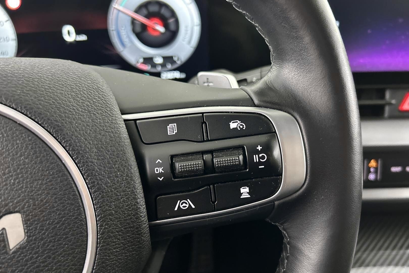 KIA Sportage iso kuva 17