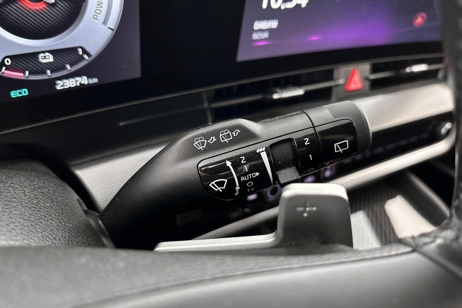 KIA Sportage iso kuva 18