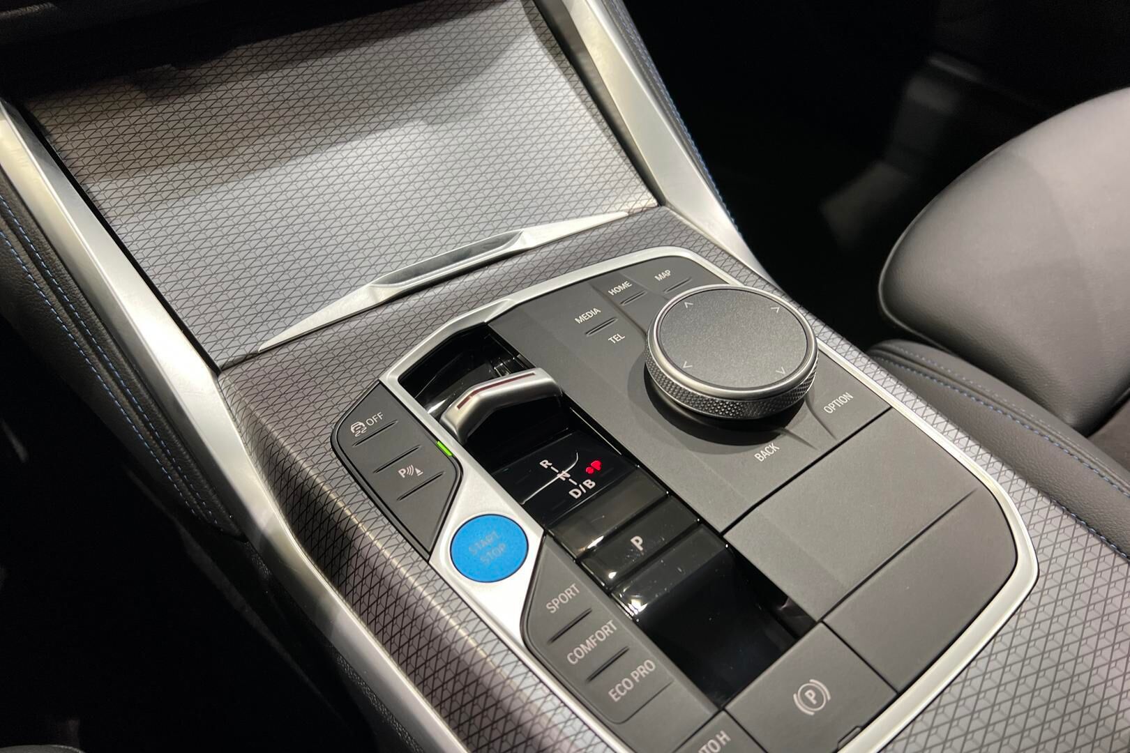 BMW I4 iso kuva 20