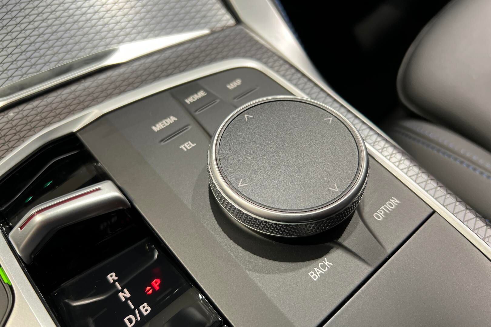 BMW I4 iso kuva 21
