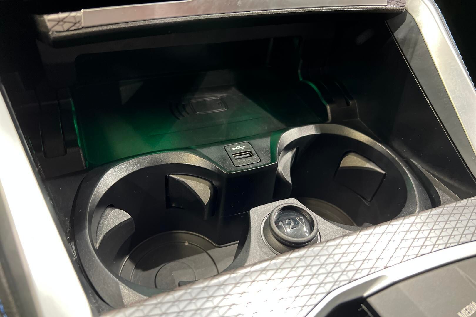 BMW I4 iso kuva 22