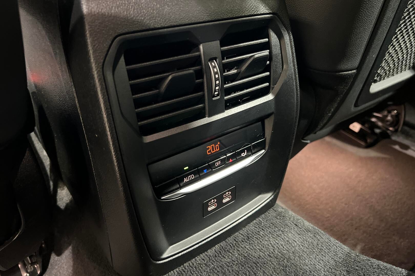 BMW I4 iso kuva 30