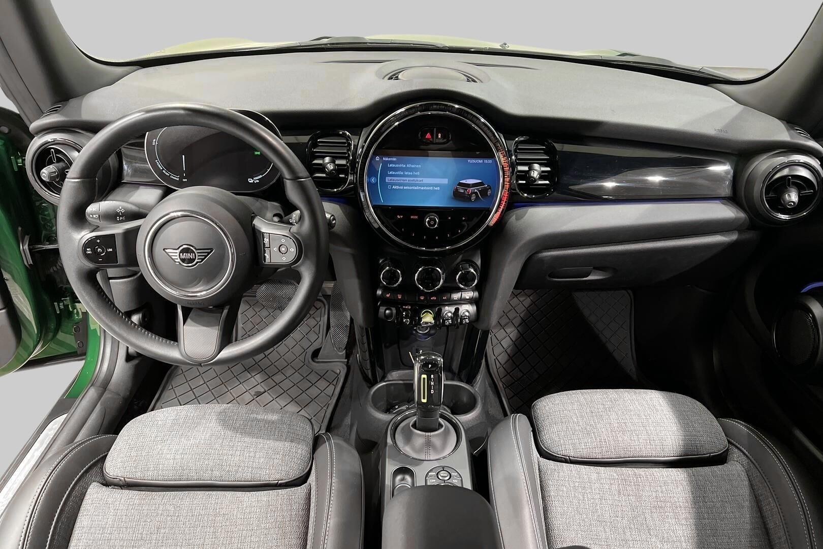MINI COOPER SE iso kuva 11