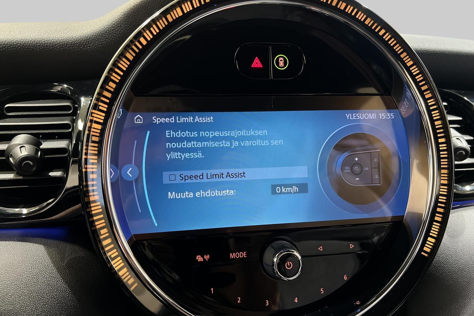 MINI COOPER SE iso kuva 19