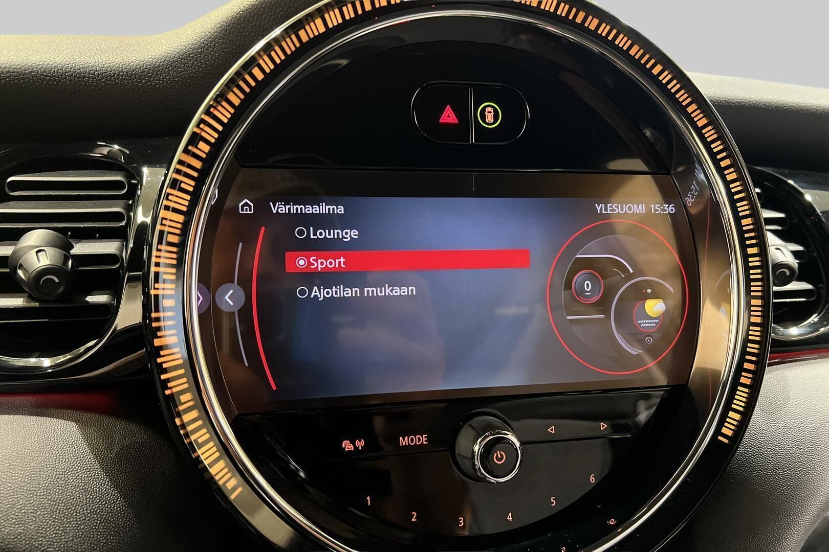 MINI COOPER SE iso kuva 22
