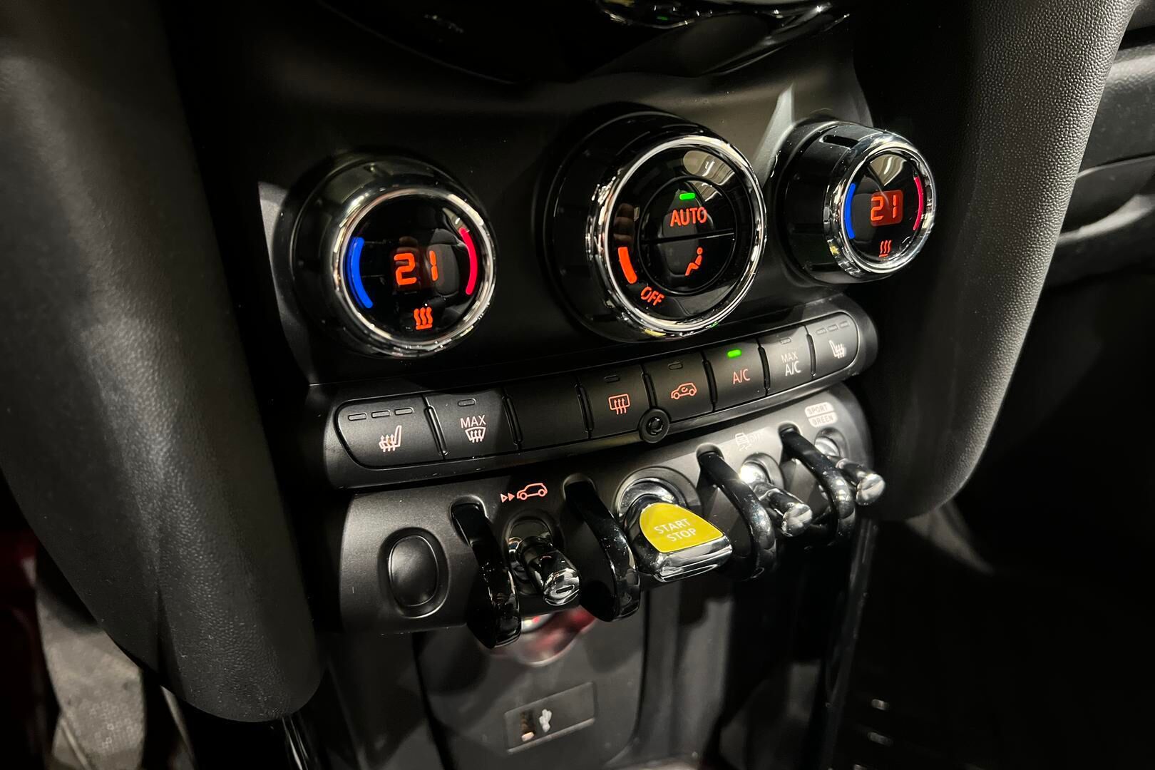 MINI COOPER SE iso kuva 24