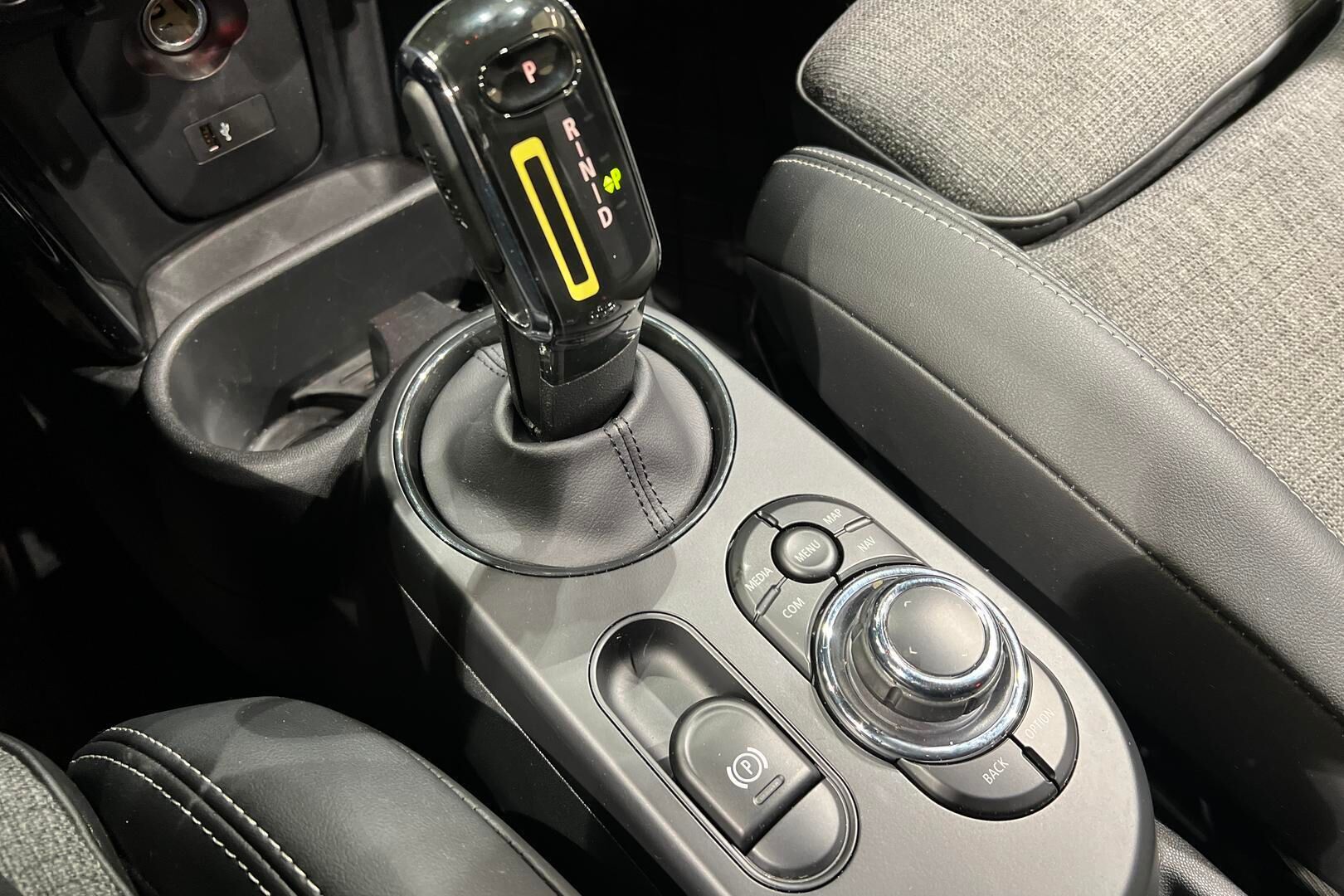 MINI COOPER SE iso kuva 26