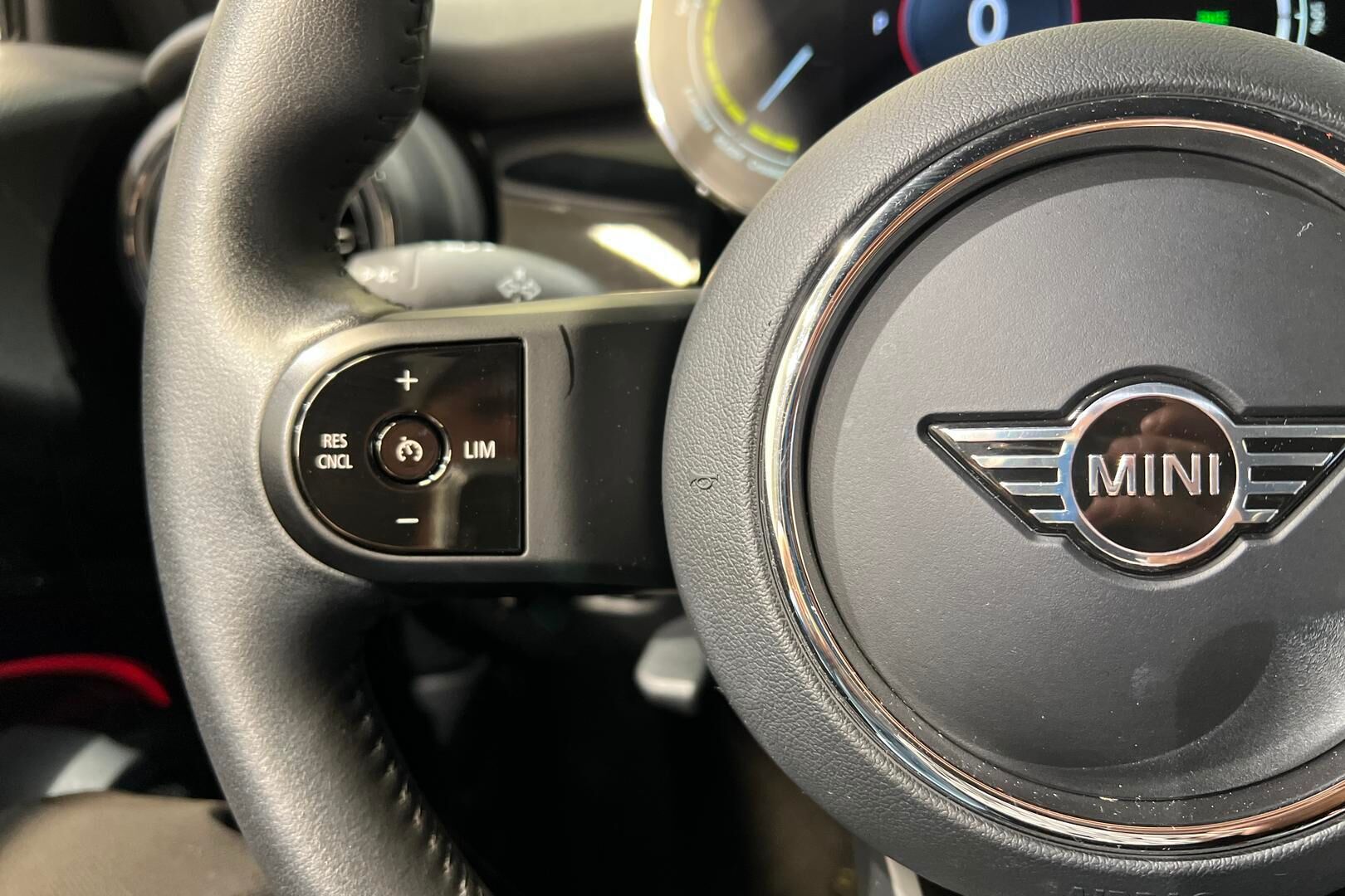 MINI COOPER SE iso kuva 28