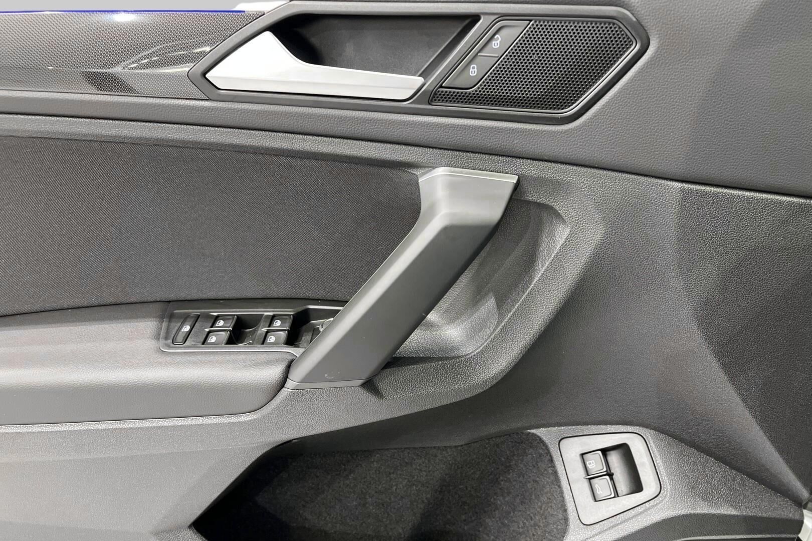 VOLKSWAGEN TIGUAN iso kuva 28