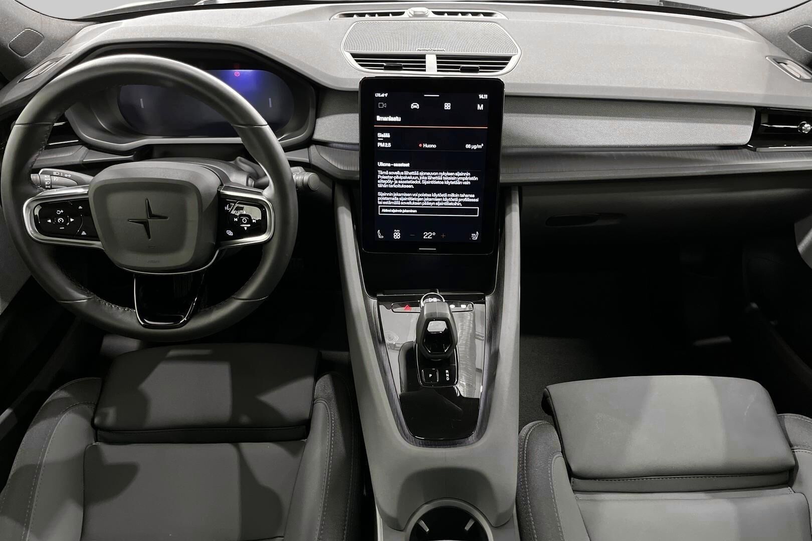 POLESTAR 2 iso kuva 11