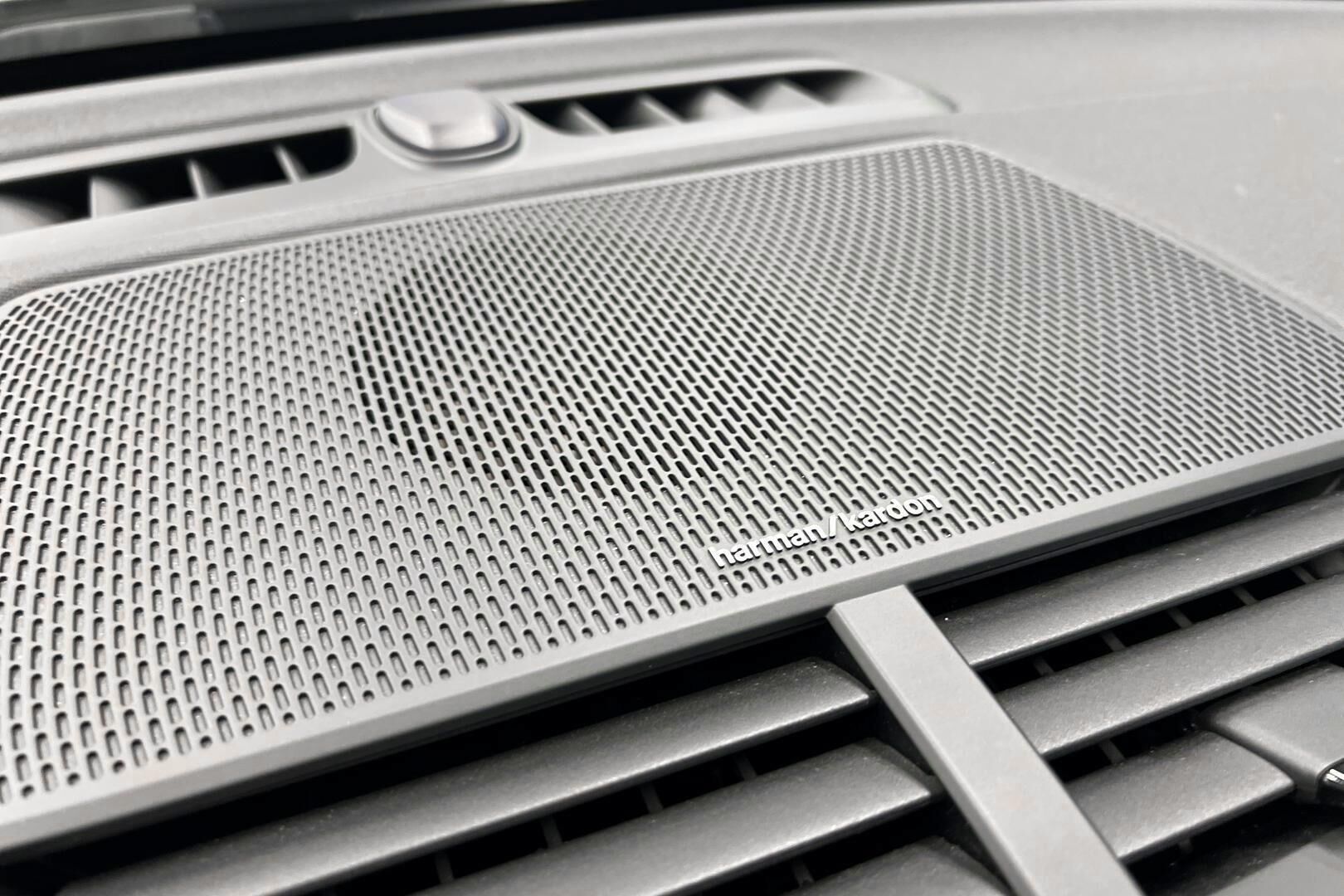 POLESTAR 2 iso kuva 11