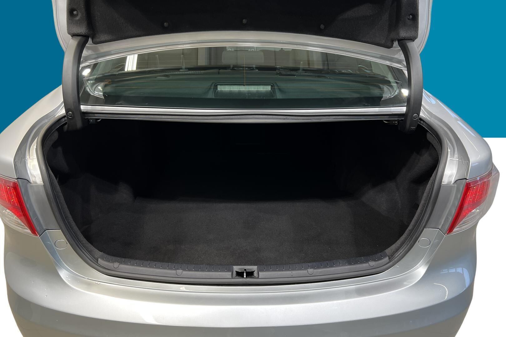 TOYOTA AVENSIS iso kuva 12