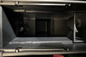 TOYOTA AVENSIS esikatselu 18