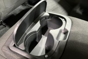 TOYOTA AVENSIS esikatselu 23