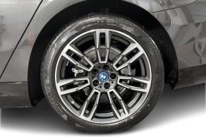 BMW 5-SARJA esikatselu 9