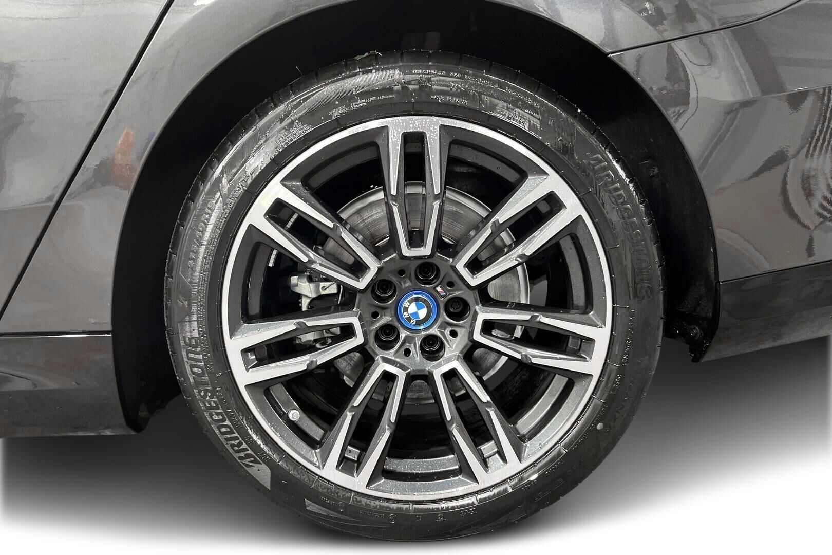 BMW 5-SARJA iso kuva 13