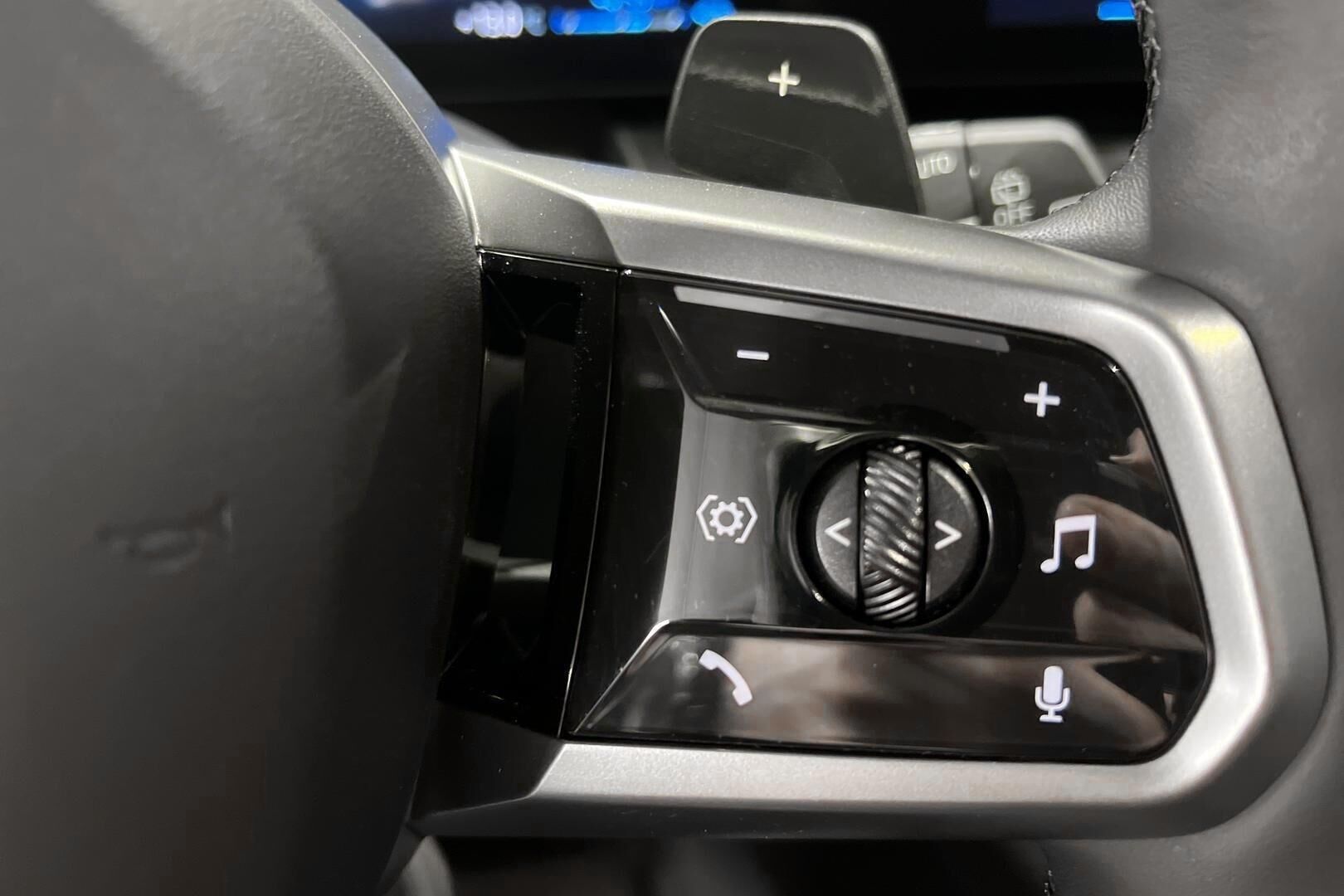 BMW 5-SARJA iso kuva 13