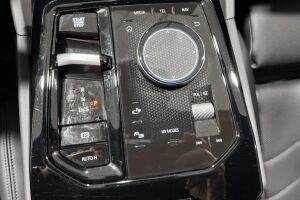 BMW 5-SARJA esikatselu 15