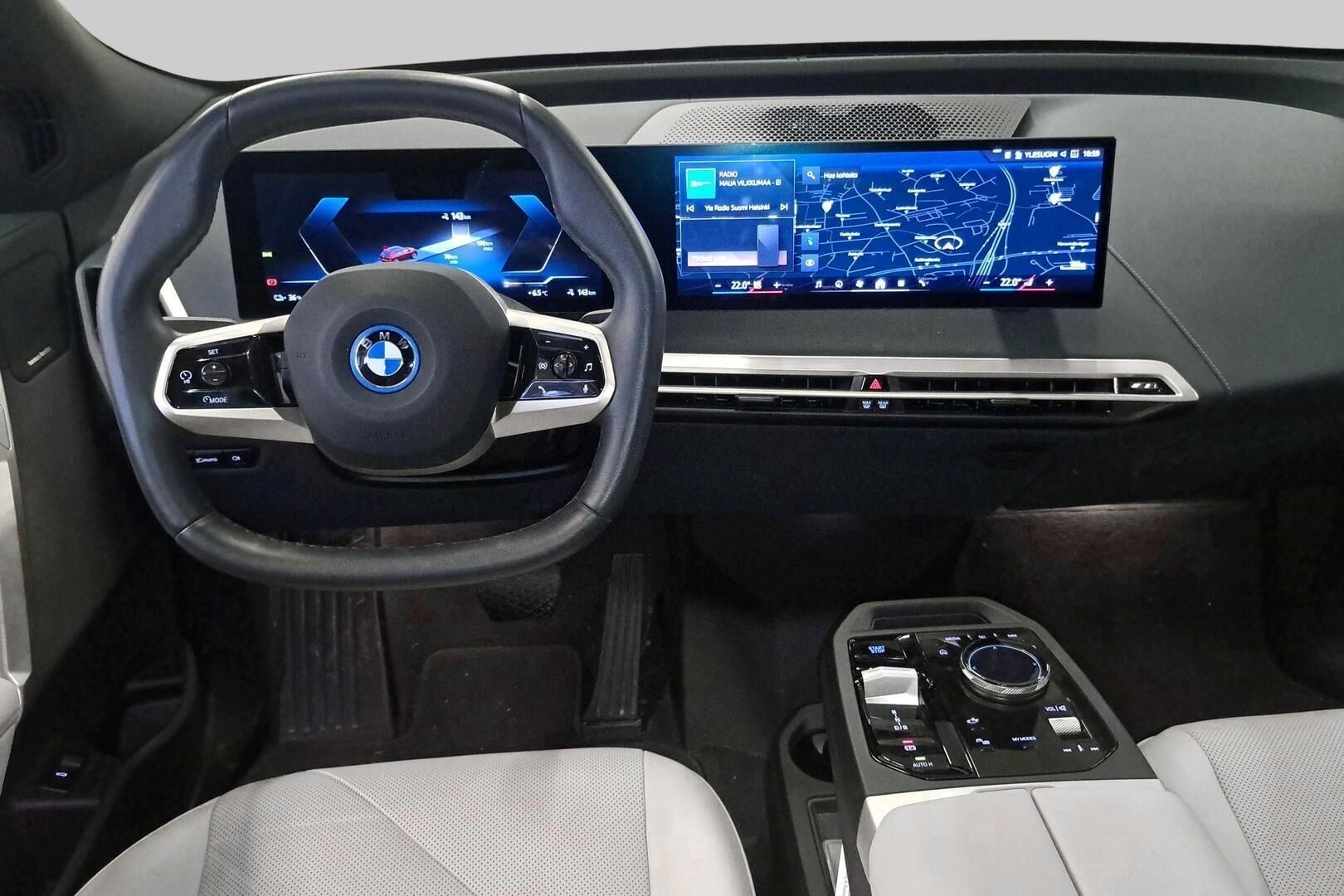 BMW IX iso kuva 0
