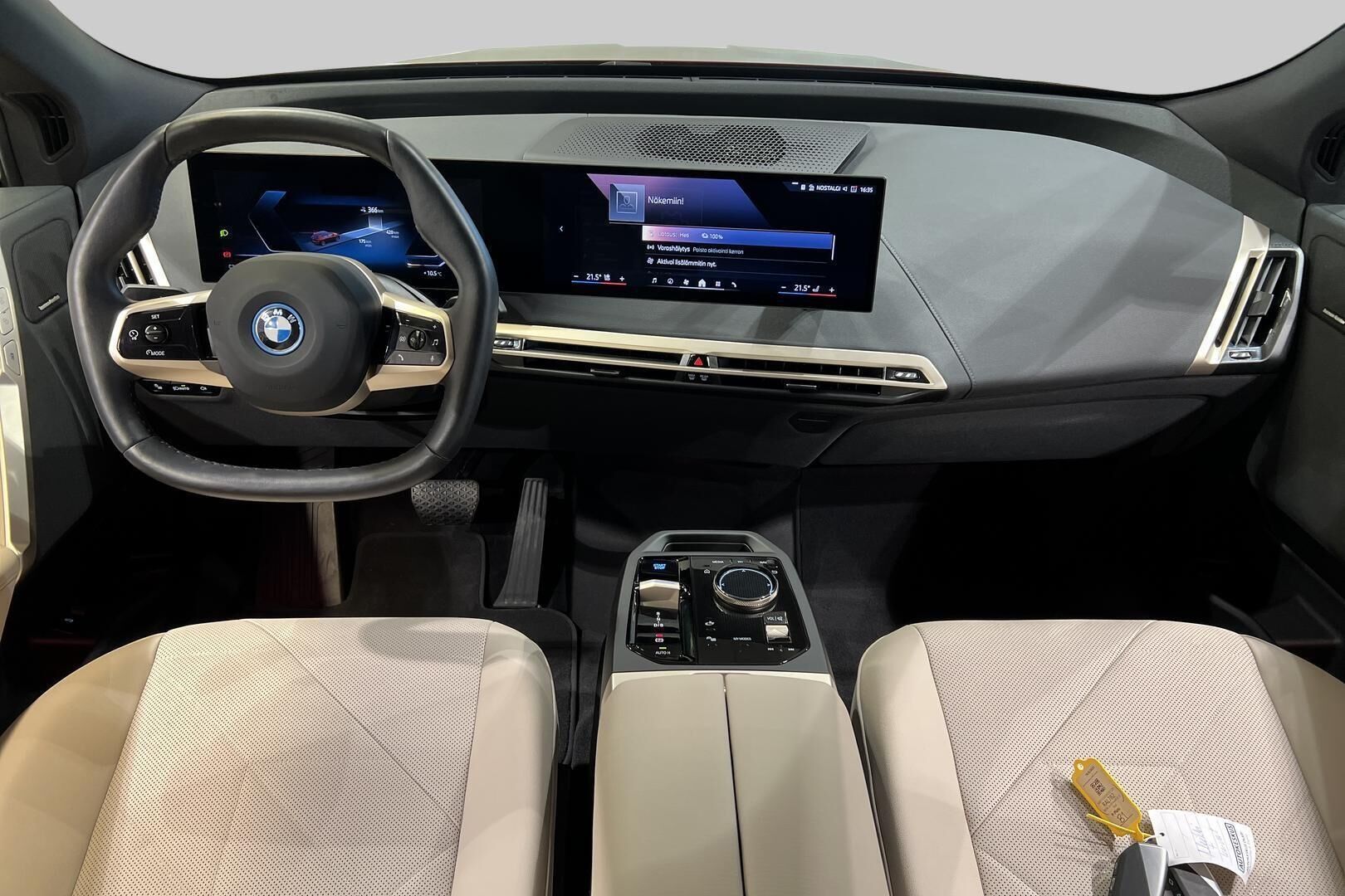BMW IX iso kuva 10