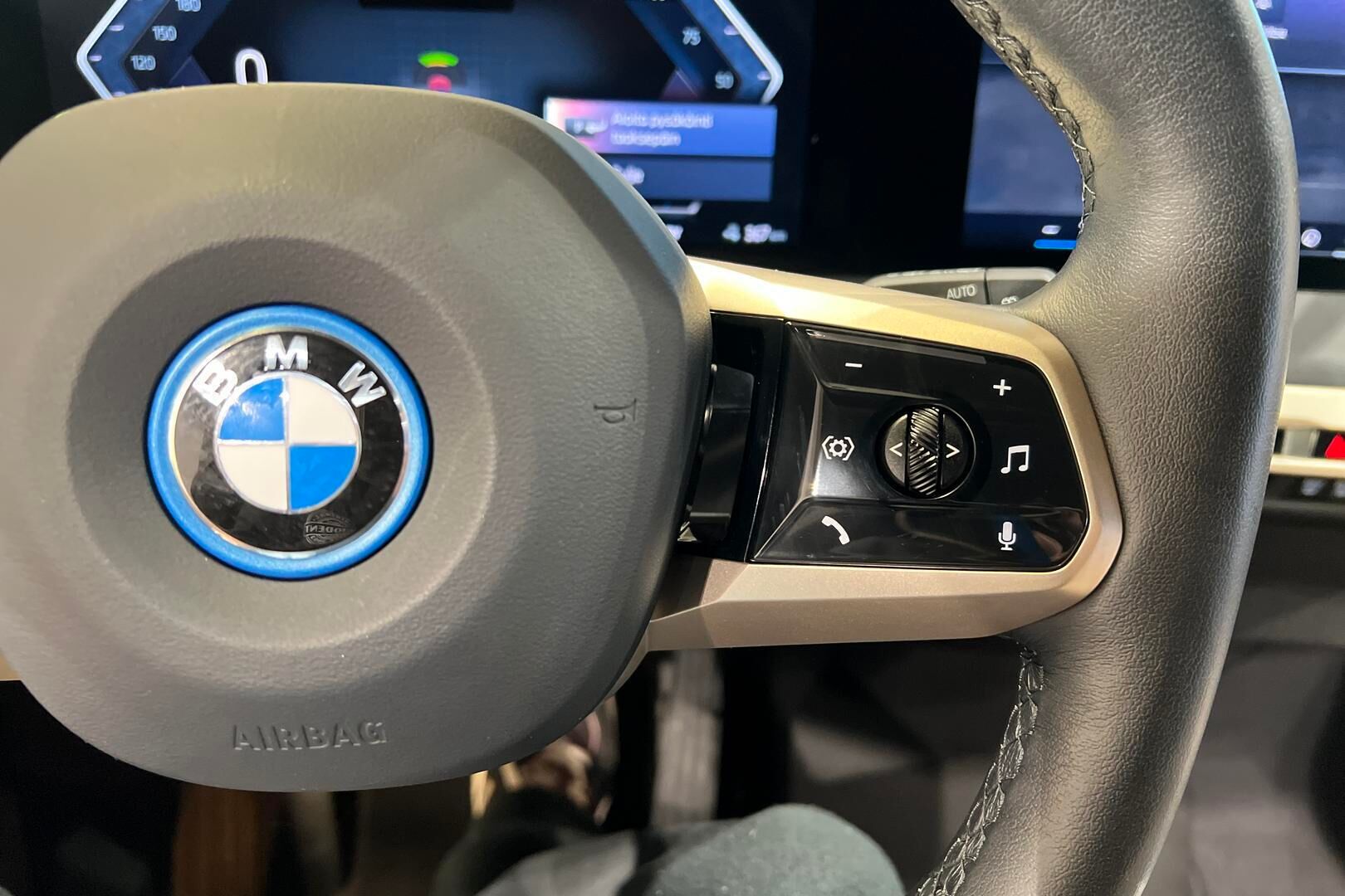 BMW IX iso kuva 27