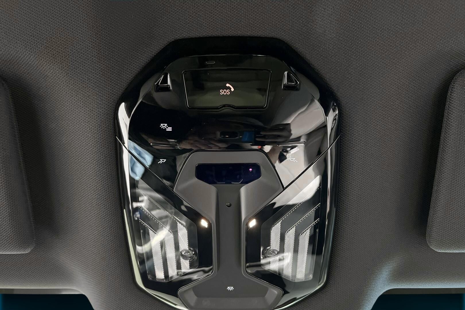 BMW IX iso kuva 33