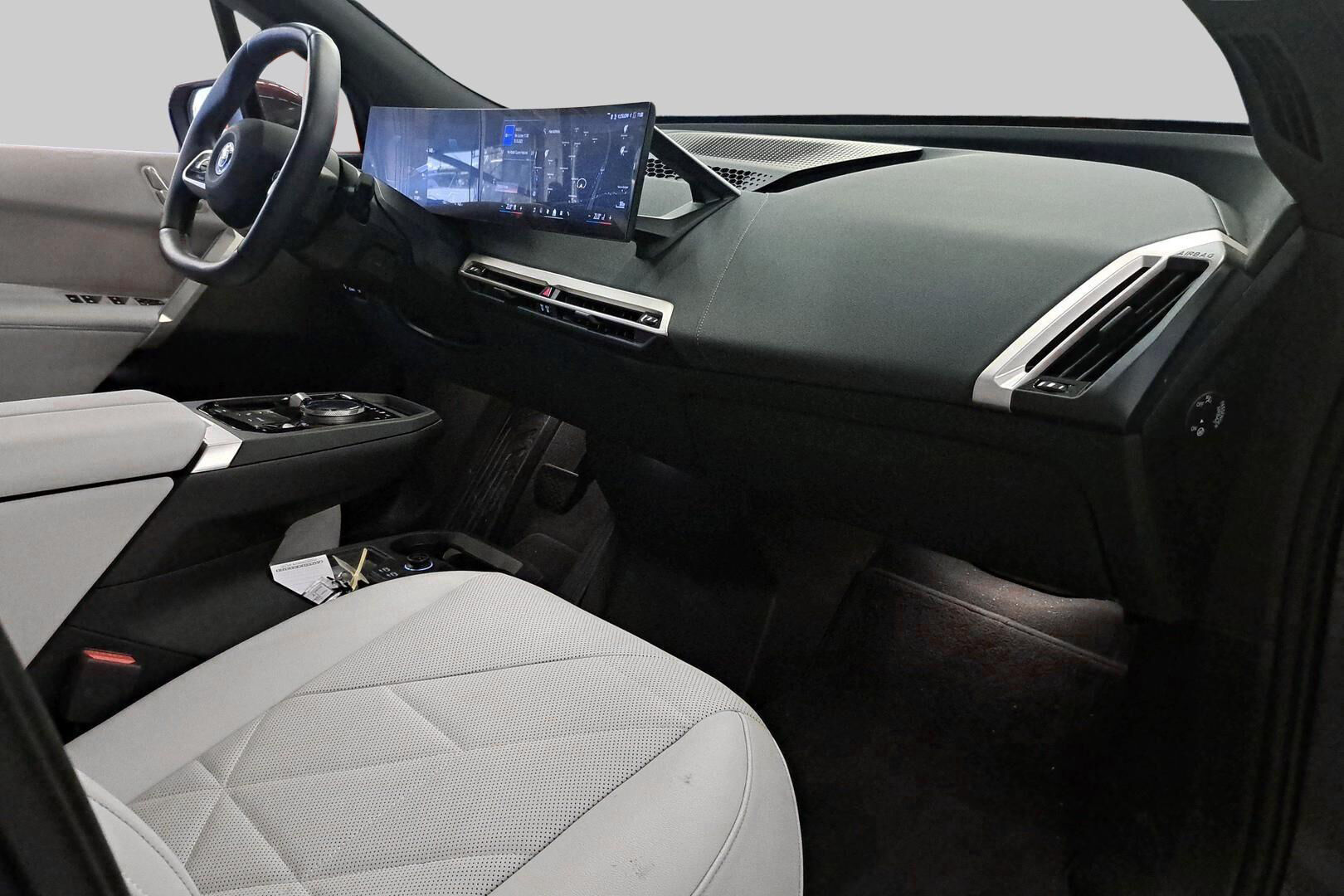 BMW IX iso kuva 8