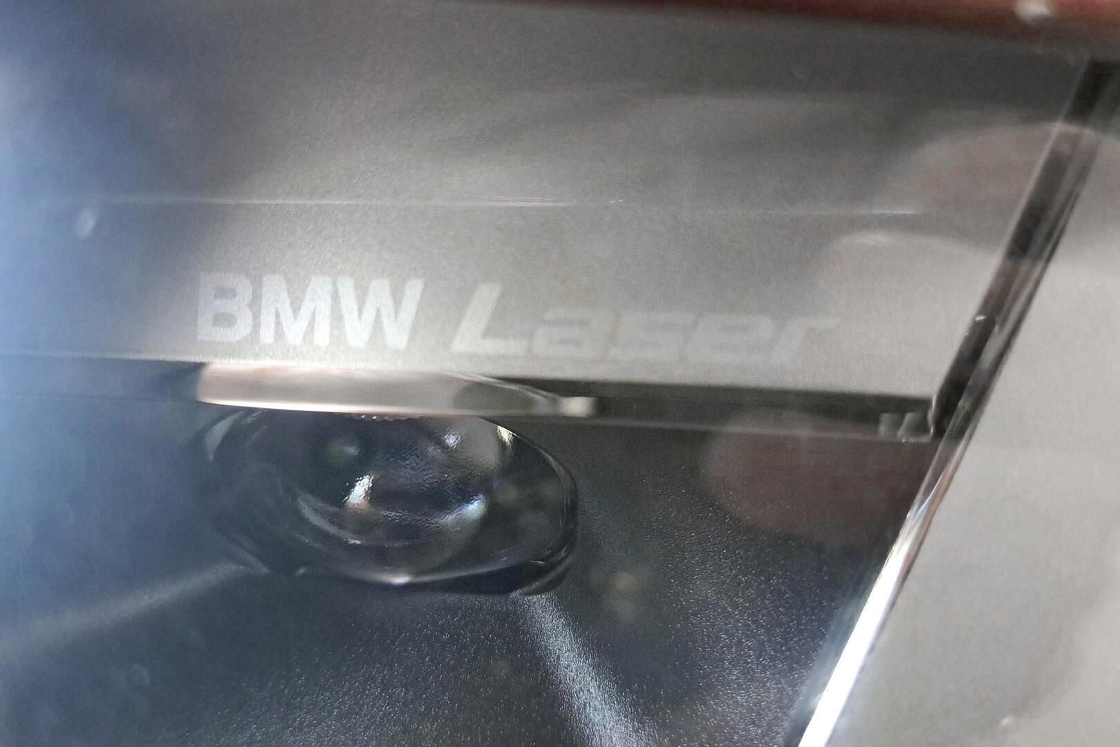 BMW IX iso kuva 9