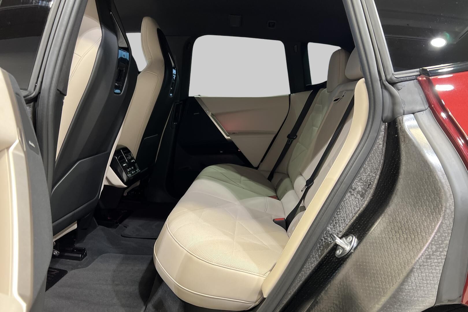 BMW IX iso kuva 9