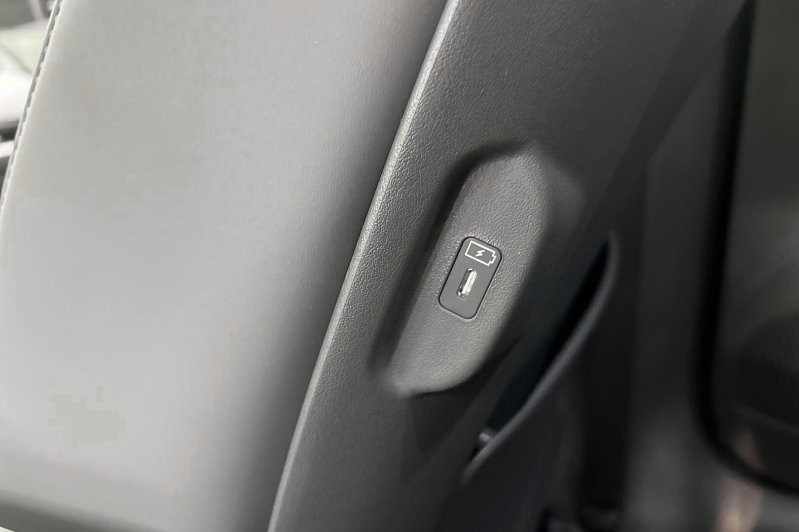 Kia EV3 iso kuva 20