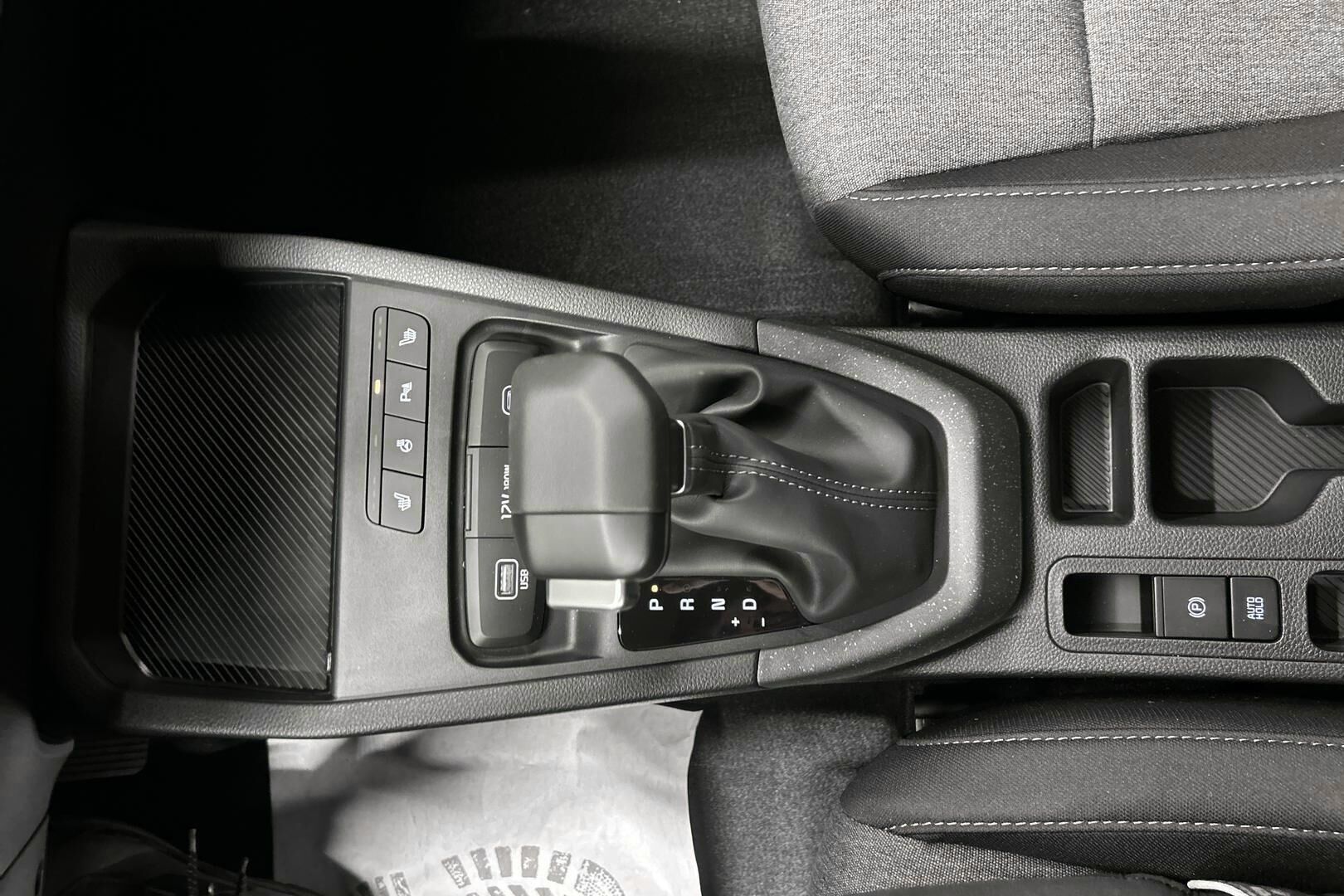 Kia Stonic iso kuva 16