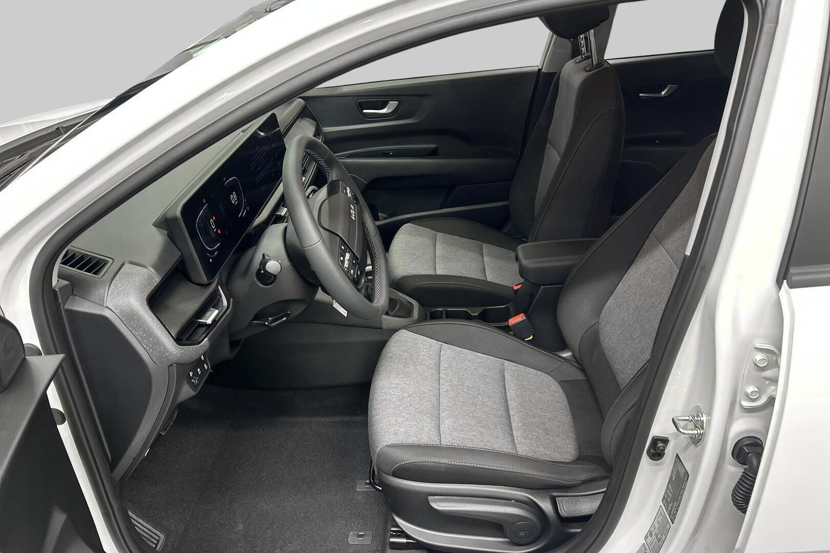 Kia Stonic iso kuva 8