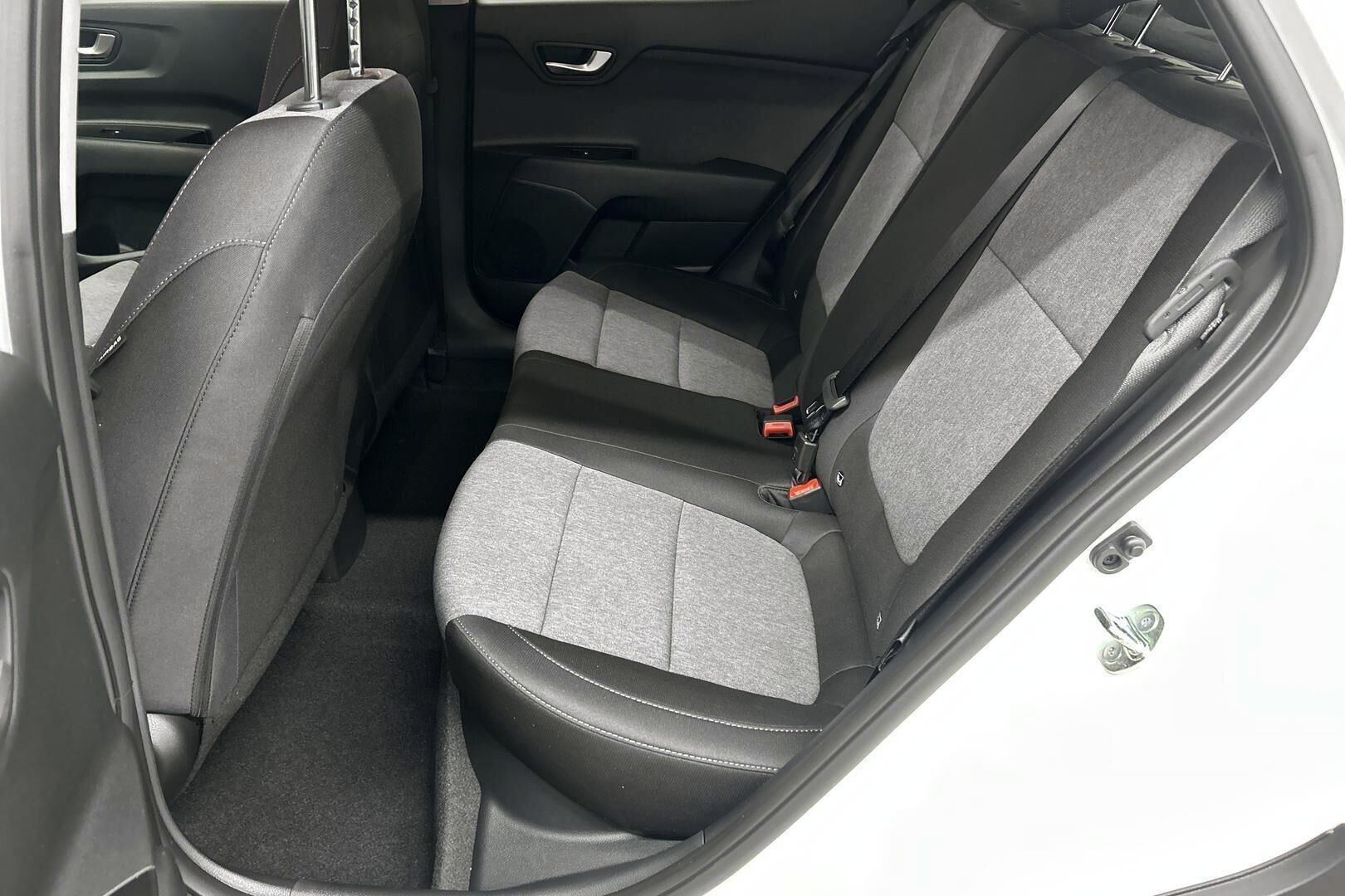 Kia Stonic iso kuva 9