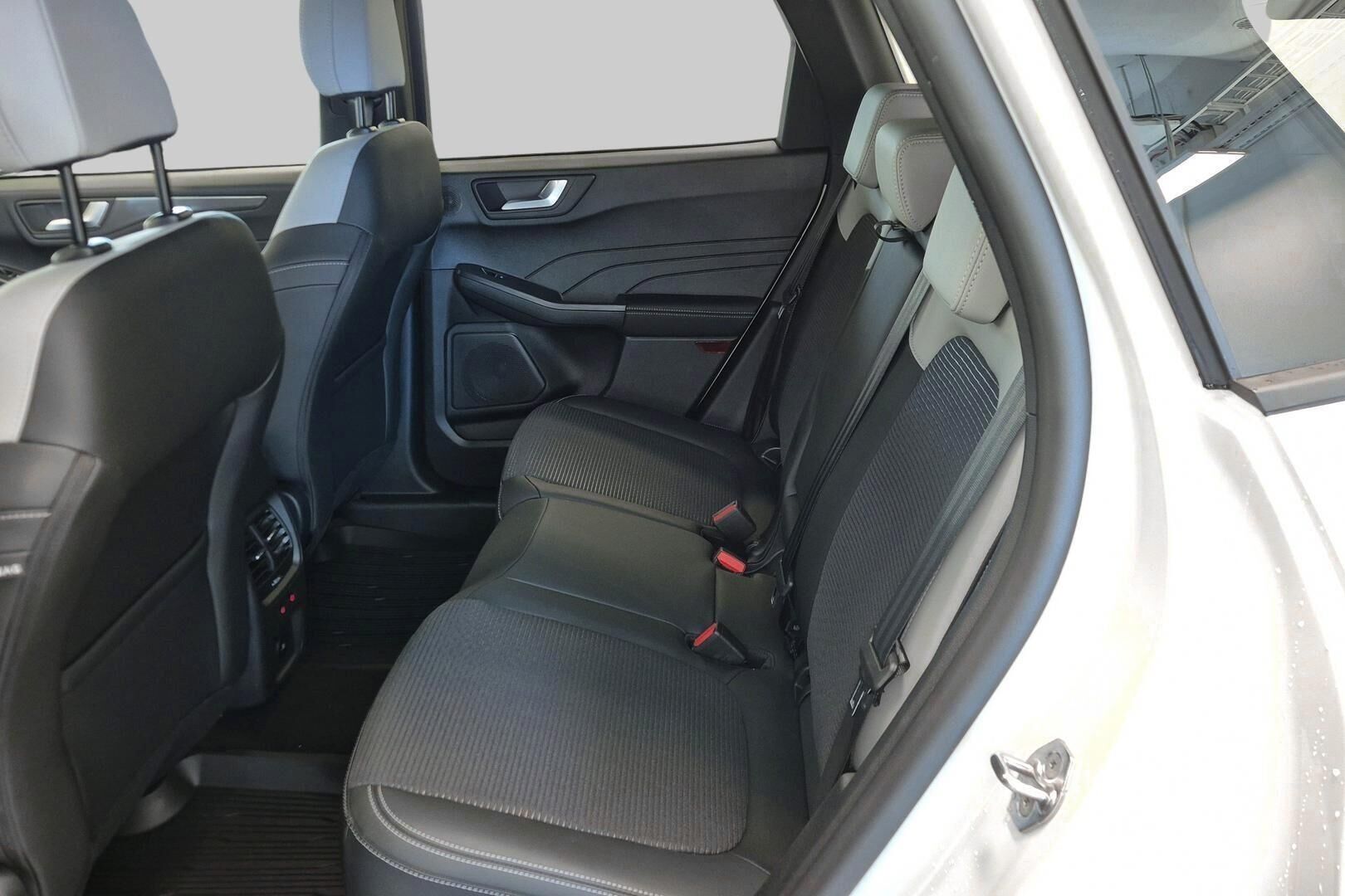 Ford Kuga iso kuva 9