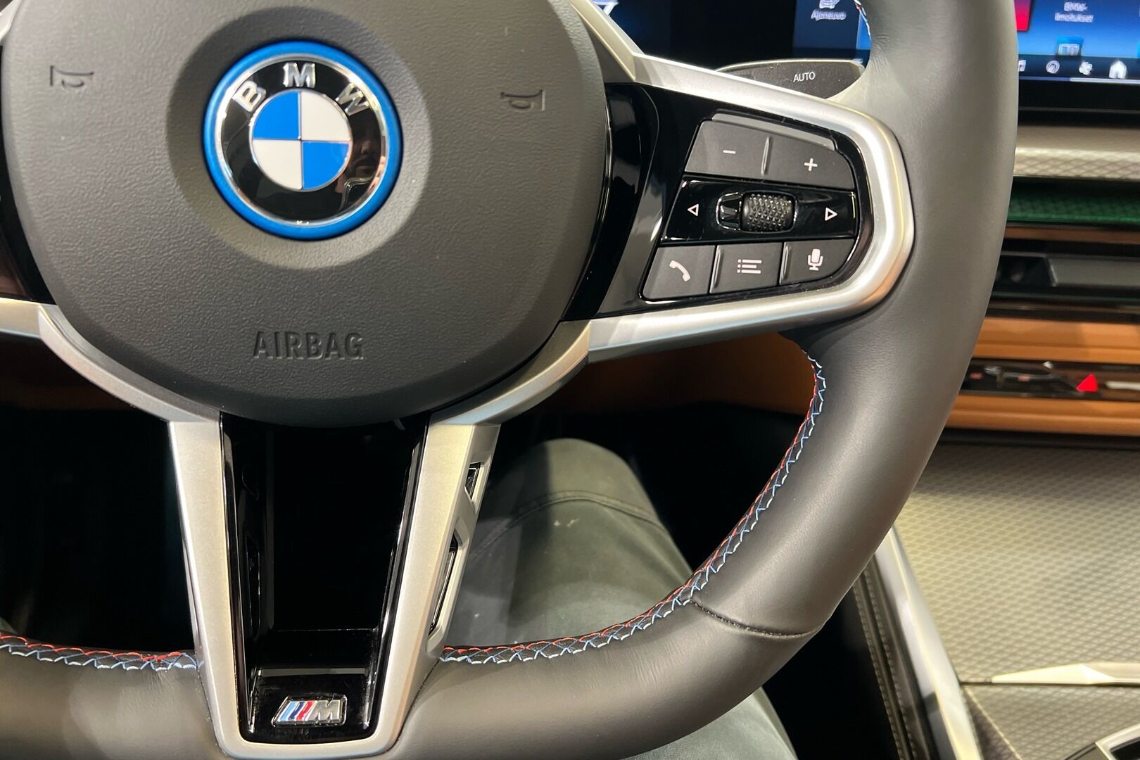 BMW I4 M50 iso kuva 19