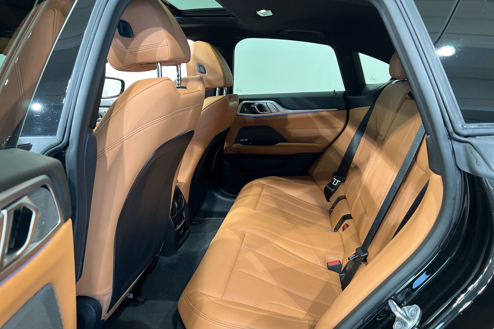 BMW I4 M50 iso kuva 5