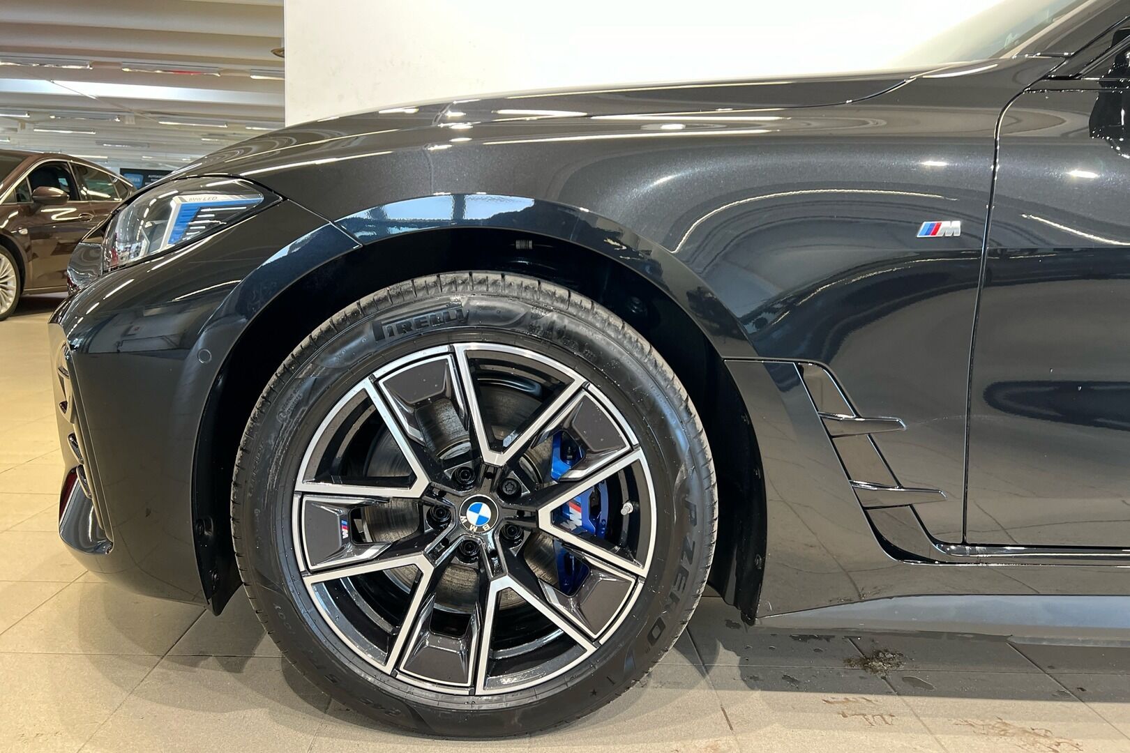 BMW I4 M50 iso kuva 8