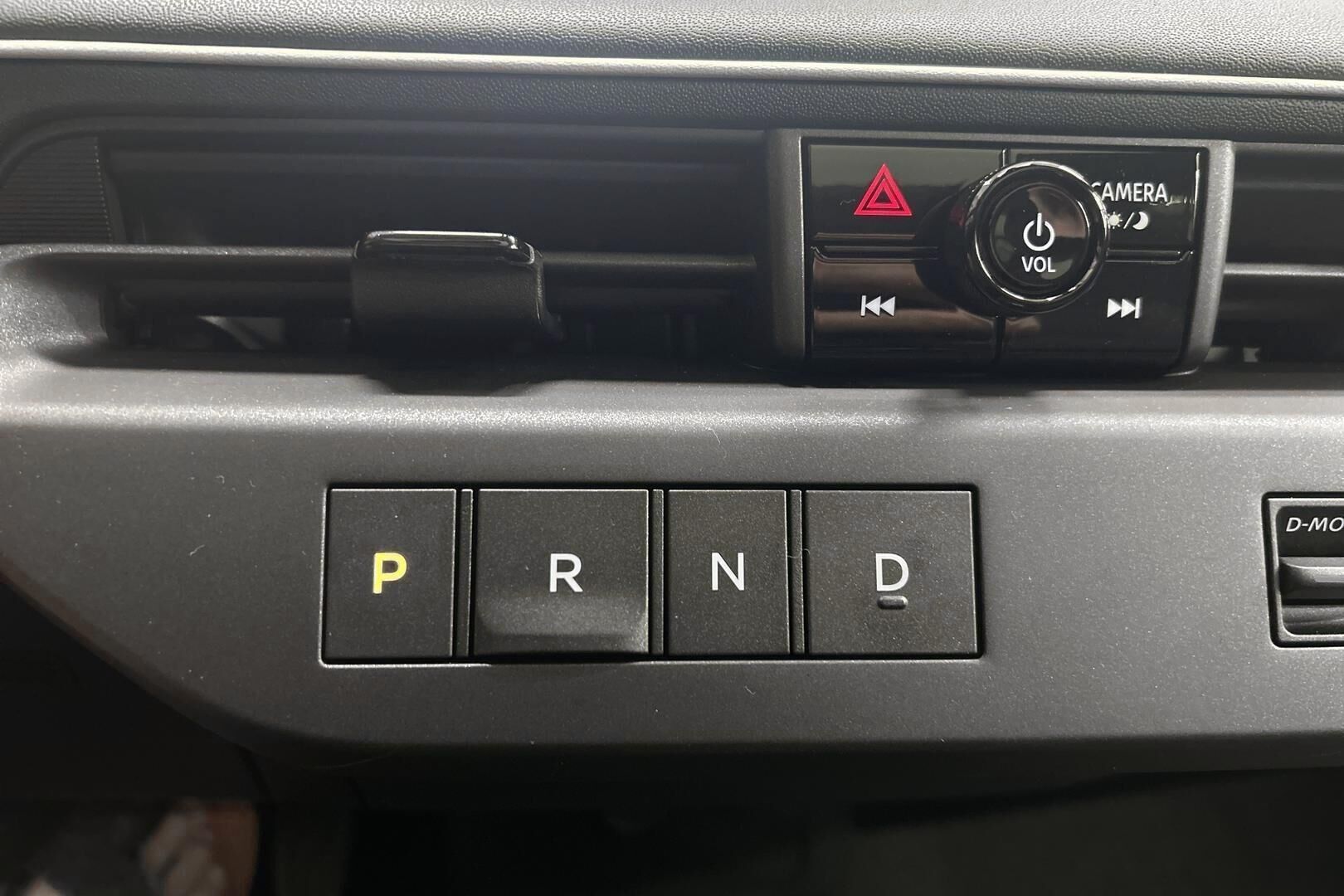 Nissan Leaf iso kuva 15