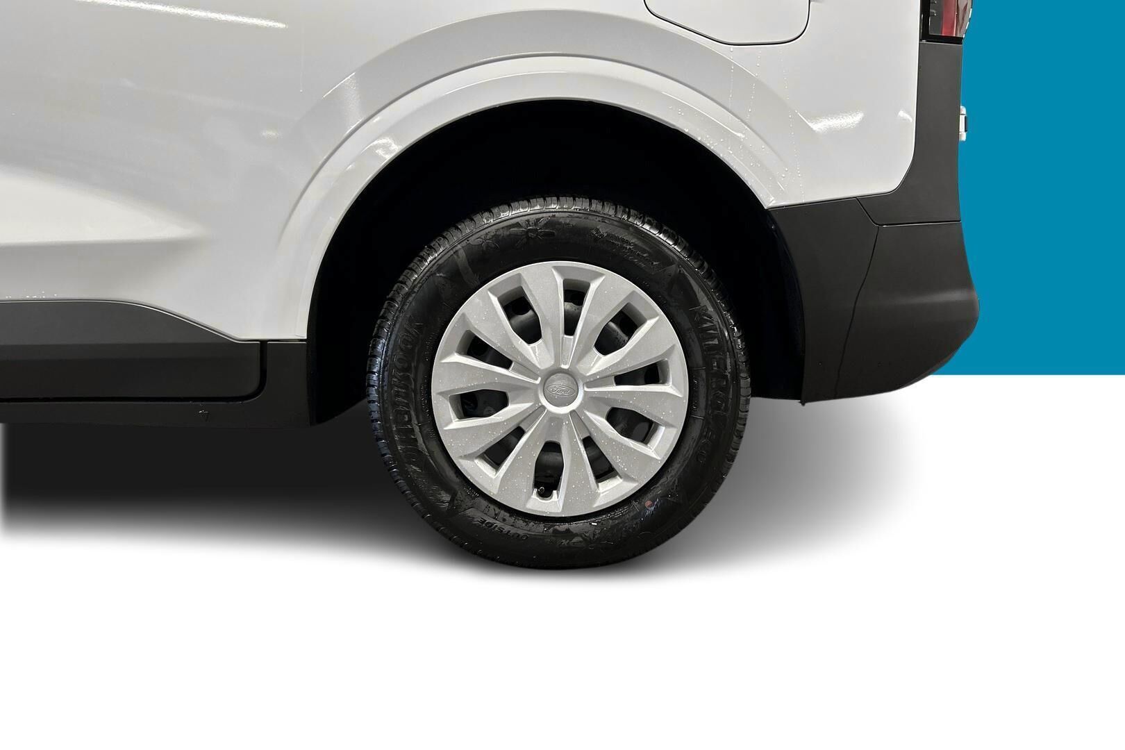 Ford Transit Courier iso kuva 12