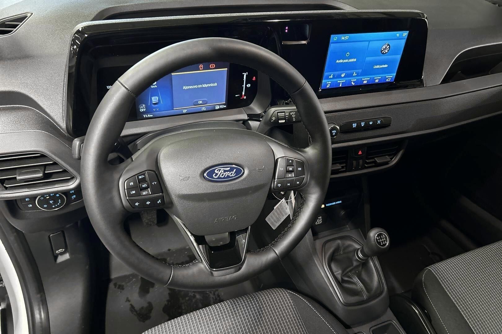Ford Transit Courier iso kuva 14