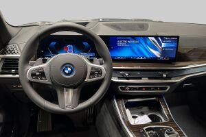 BMW X5 esikatselu 10