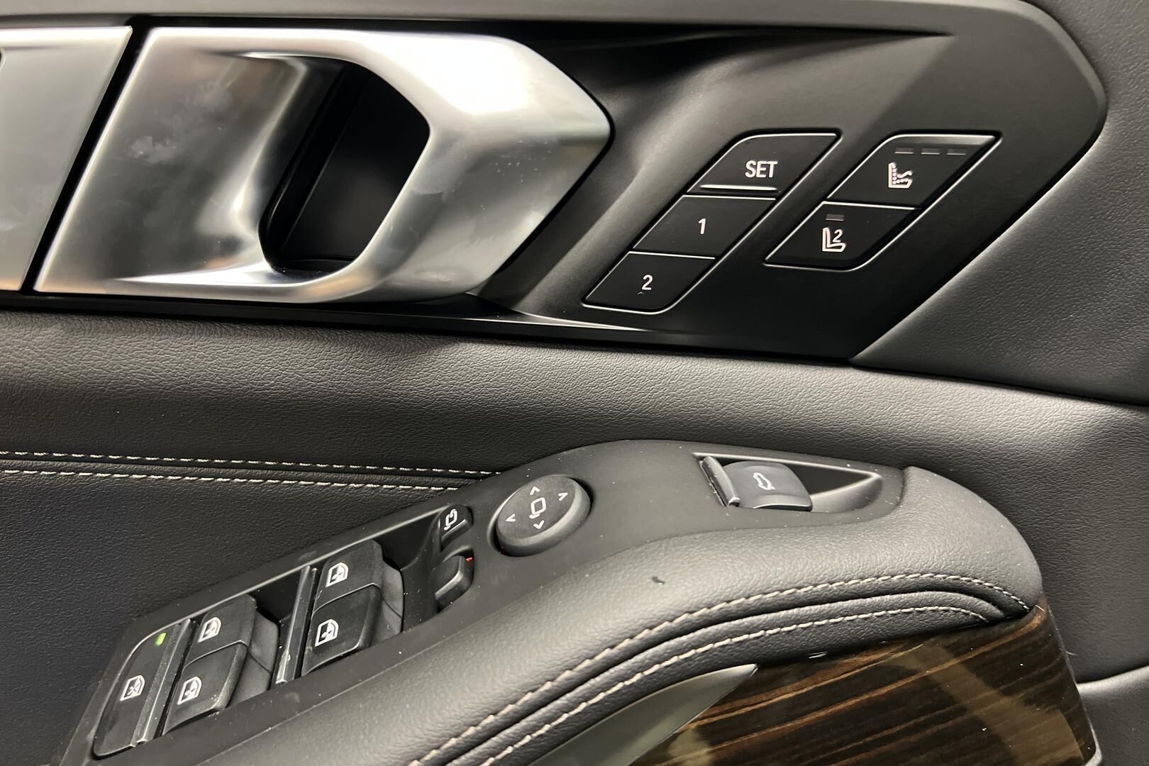 BMW X5 iso kuva 18