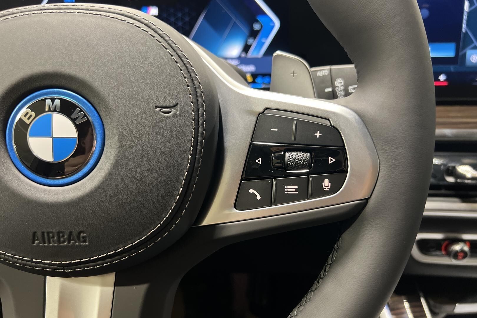 BMW X5 iso kuva 12