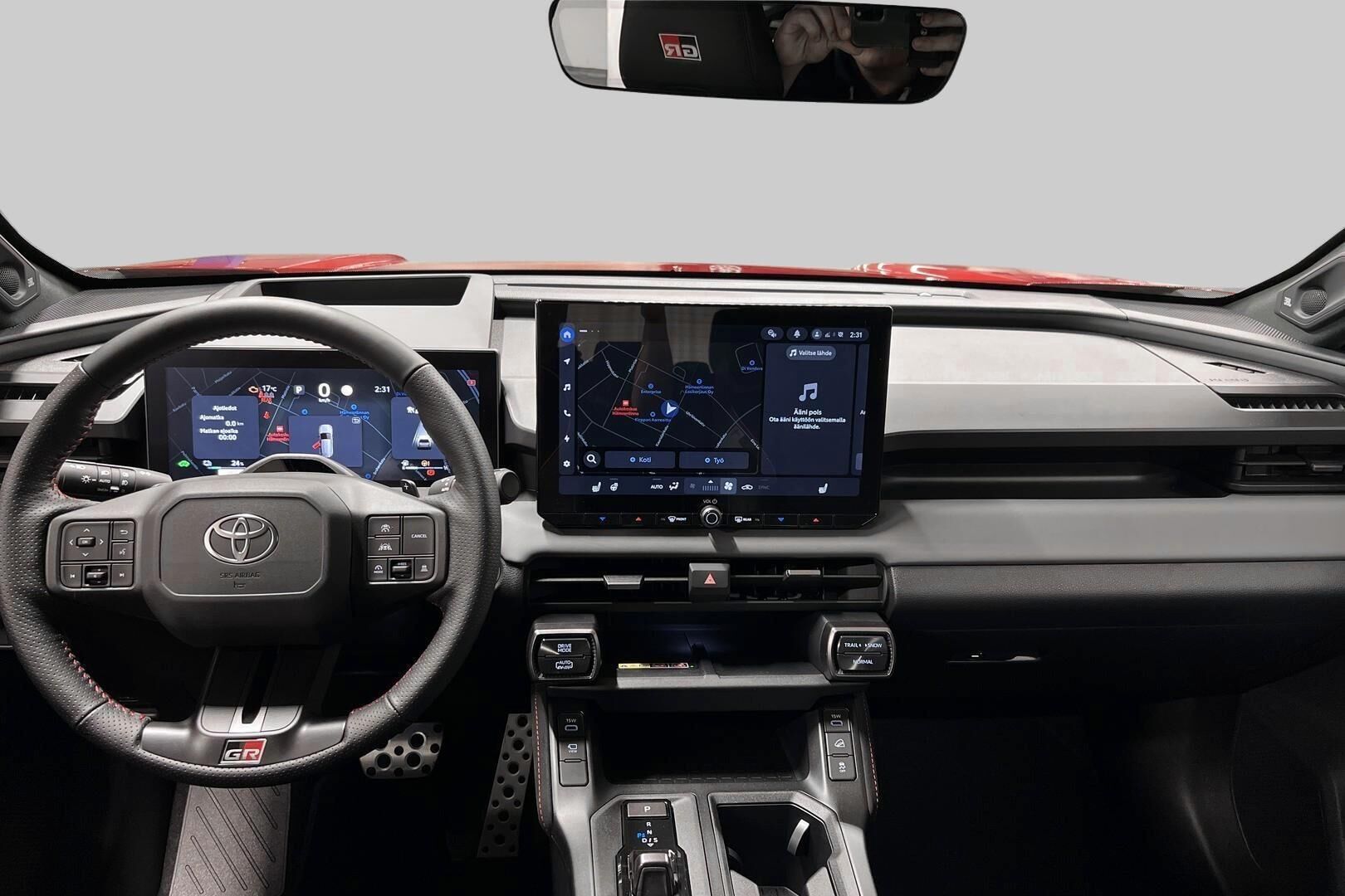 Toyota RAV4 iso kuva 9